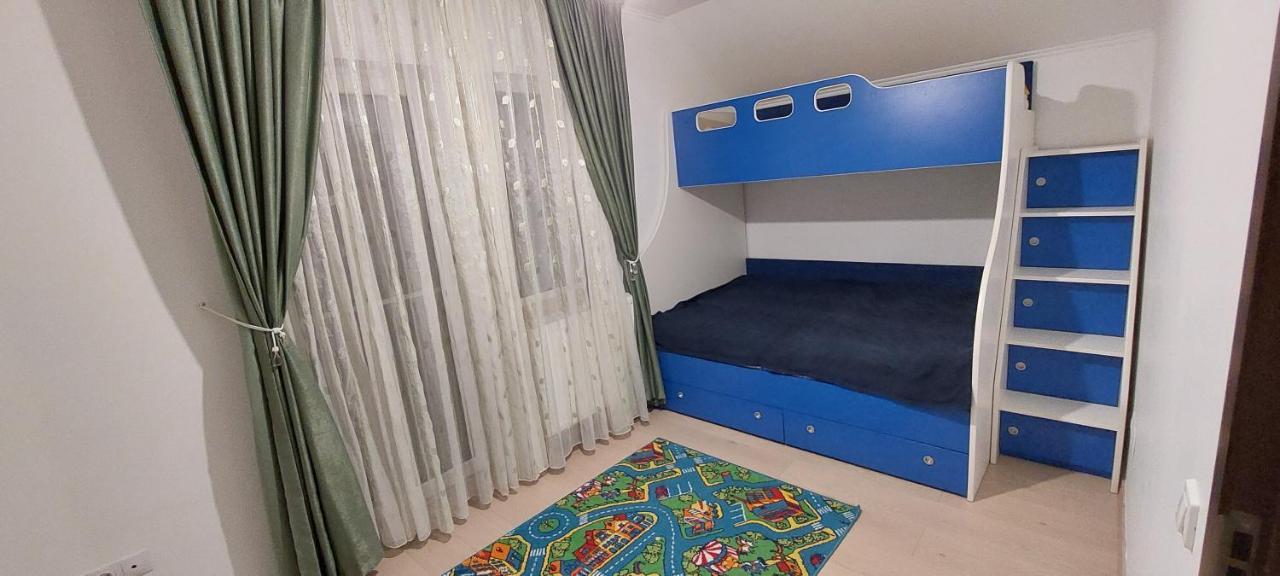 Apartament Cu 3 Căn hộ