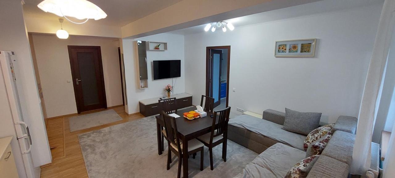Apartament Cu 3 Căn hộ